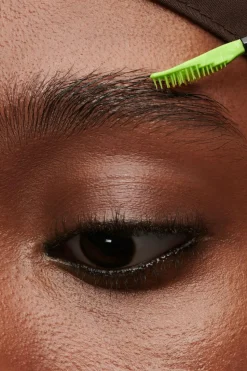 Gel à sourcils fixateur