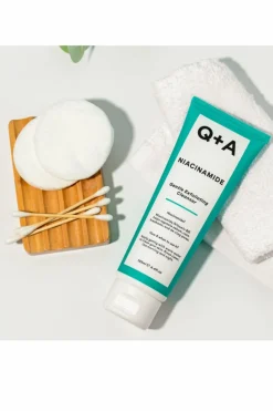Nettoyant exfoliant doux à la niacinamide