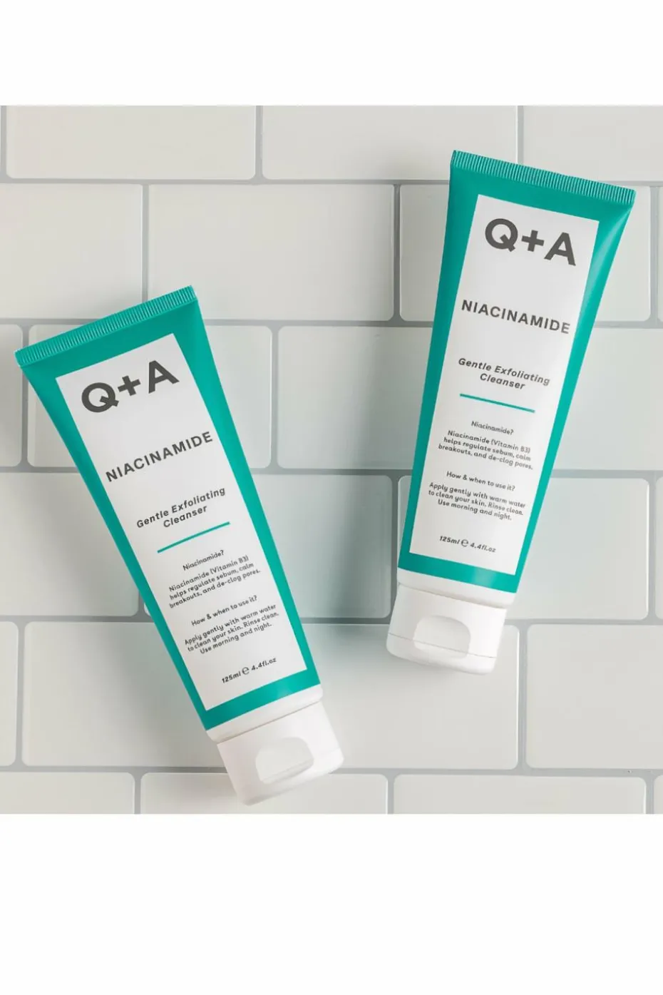 Nettoyant exfoliant doux à la niacinamide