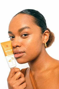 Super BB Crème couvrante anti-imperfections teinte nude SPF20